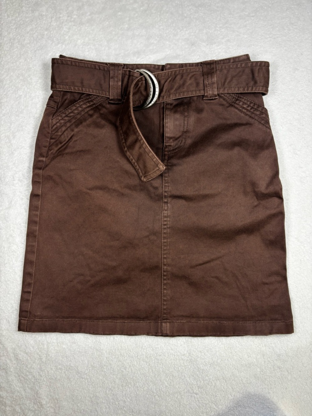 U2 Ladies brown straight‑cut skirt with D‑ring belt, clean seams, size 24